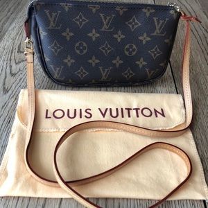 Mock Louis Vuitton Crossbody Bag